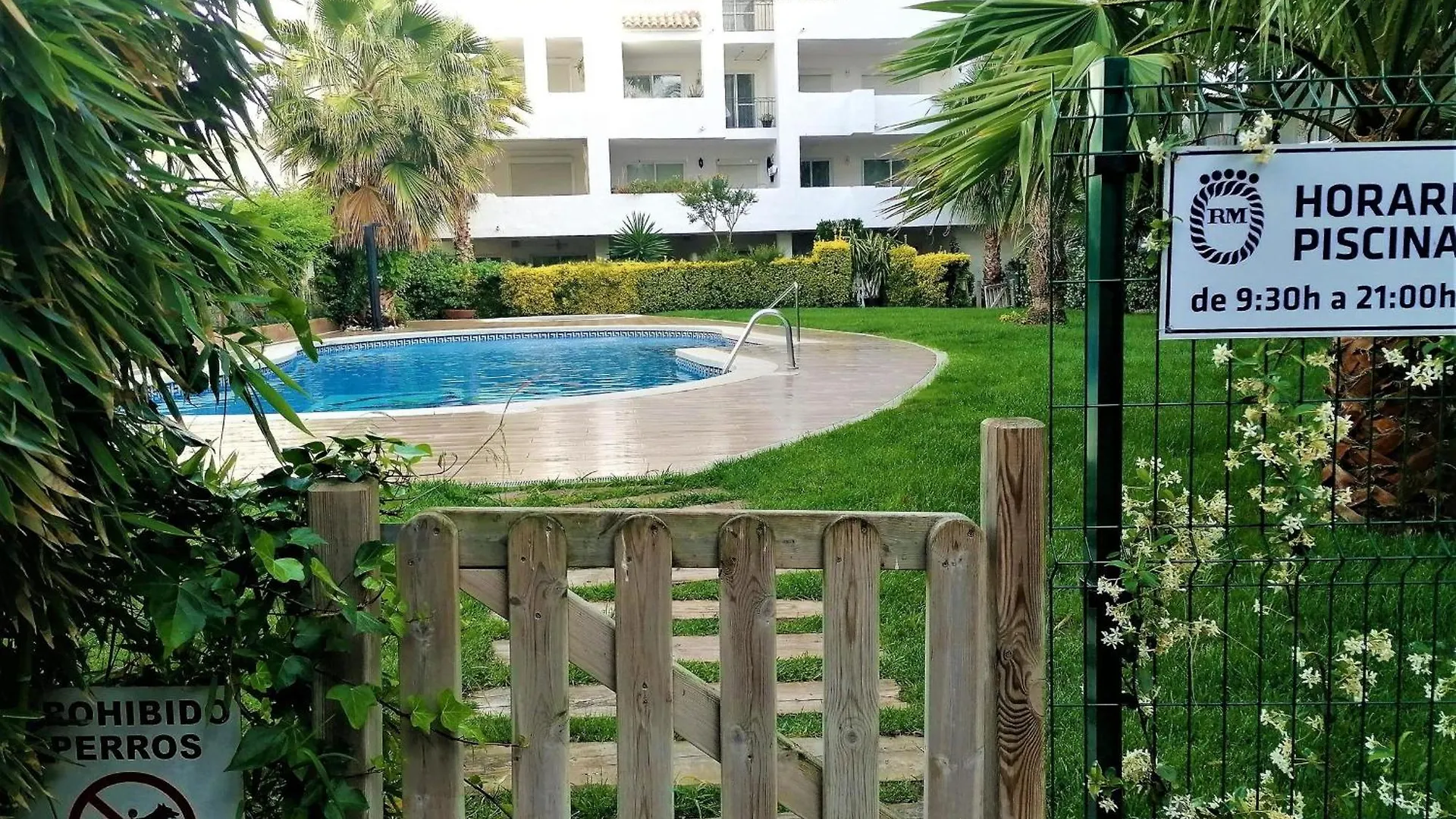 2176 - Royal Marine I Llevant 3-13, Cerca De Un Parque Natural Para Practicar Senderismo, Btt O Windsurf. Gran Zona Ajardinada. - Es-258-105 Roses Appartement